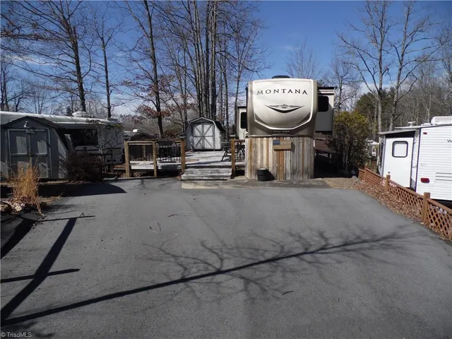 $49,900 | 184 Club House Drive, Ennice, NC 28623