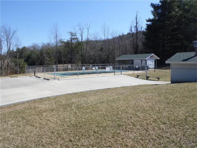 $49,900 | 184 Club House Drive, Ennice, NC 28623