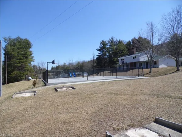 $49,900 | 184 Club House Drive, Ennice, NC 28623
