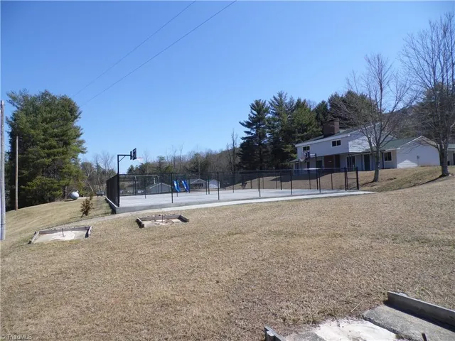 $49,900 | 184 Club House Drive, Ennice, NC 28623