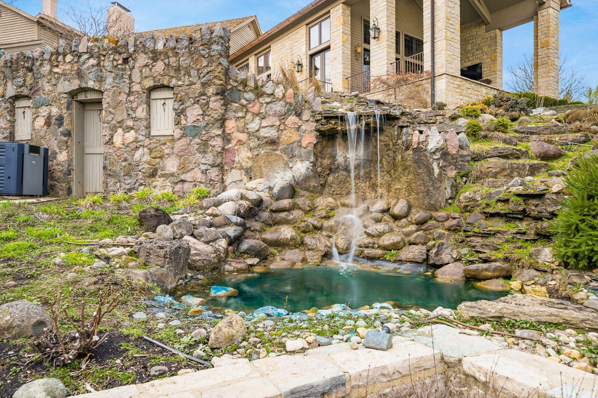 6028 Dublin Road Dublin, OH 43017 - Photo 57 of 91 Waterfall
