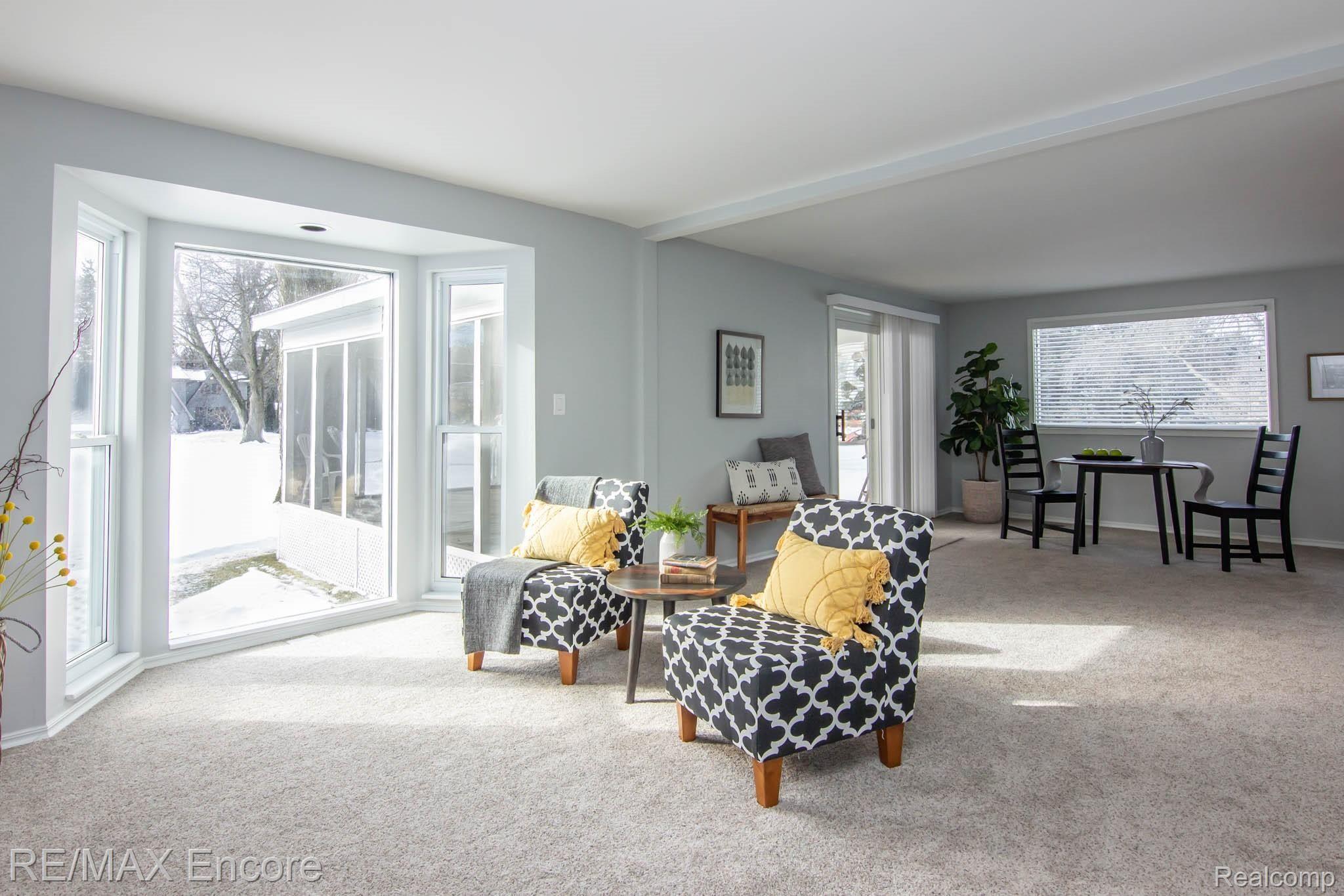 9422 Green Road Goodrich, MI 48438 - Photo 15 of 44 Family Room View 3