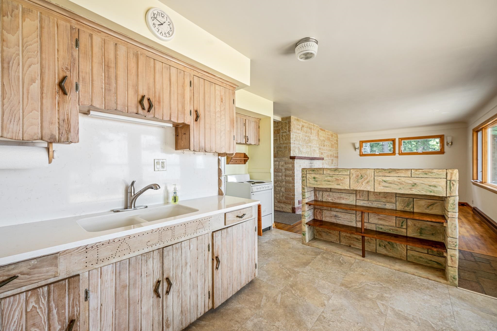 7242 South Brooks Road Maple City, MI 49664 - Photo 14 of 64 1912718-13.JPG