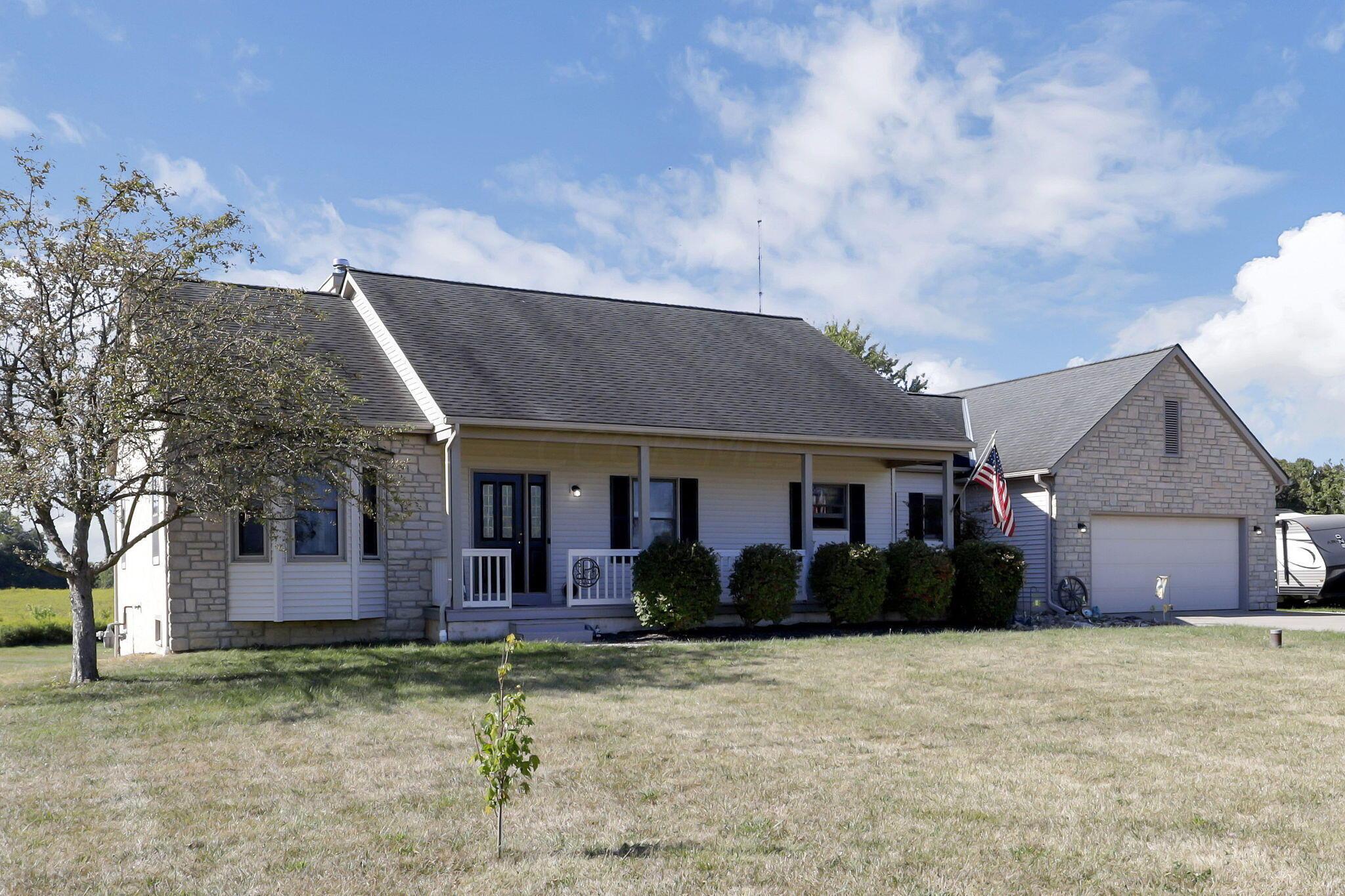 11261 Reussner Road Southwest Pataskala, OH 43062 - Photo 3 of 72 3-web-or-mls-_MG_0017 - Copy