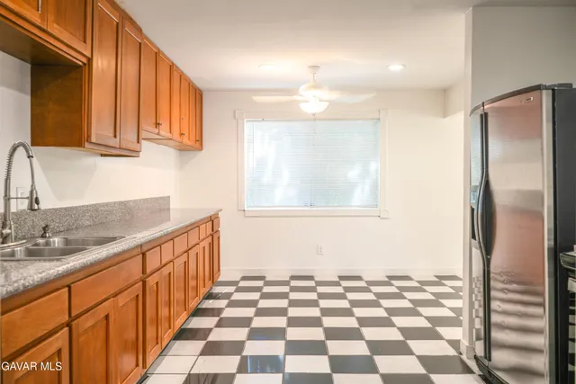 $3,250 | 3063 Randolph Street, Huntington Park, CA 90255