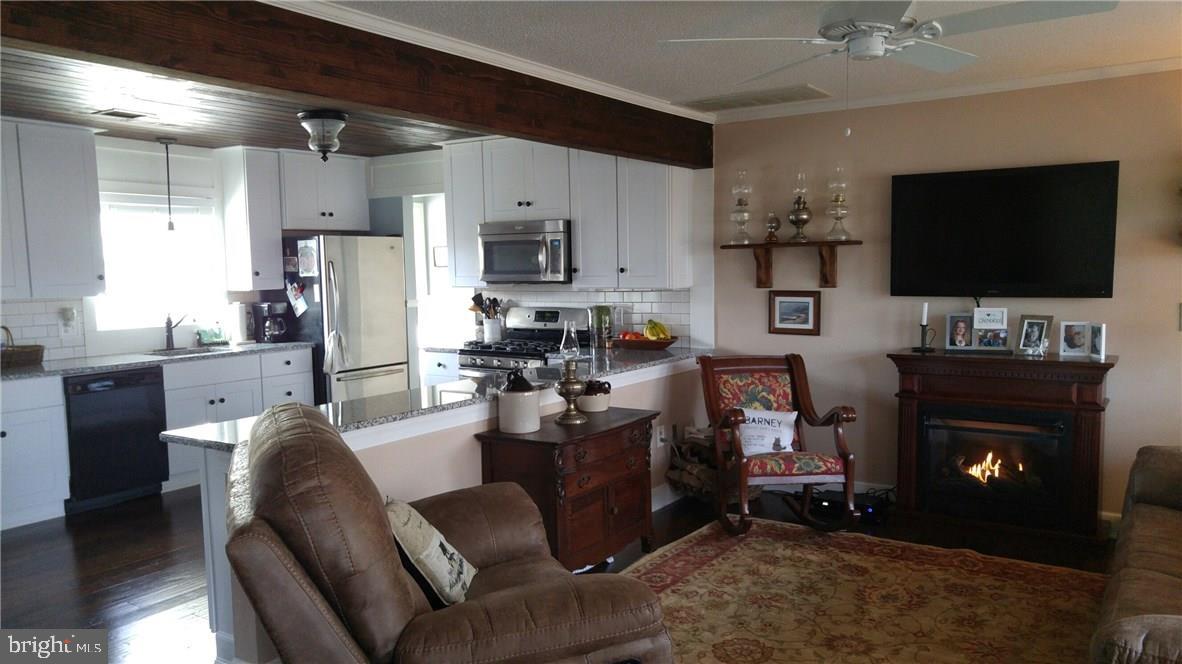 243 Topside Road Manahawkin, NJ 08050 - Photo 2 of 34