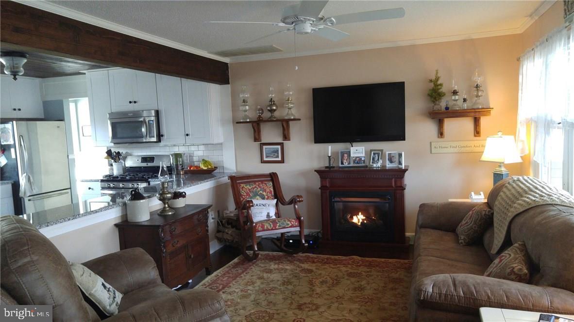 243 Topside Road Manahawkin, NJ 08050 - Photo 3 of 34