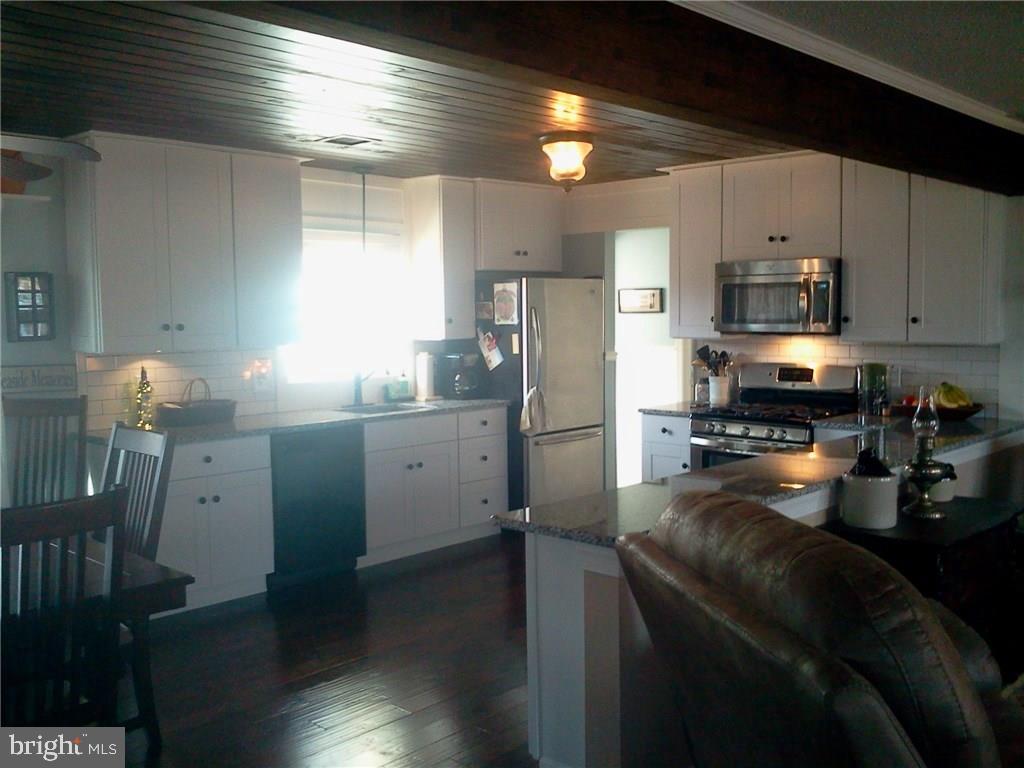 243 Topside Road Manahawkin, NJ 08050 - Photo 5 of 34