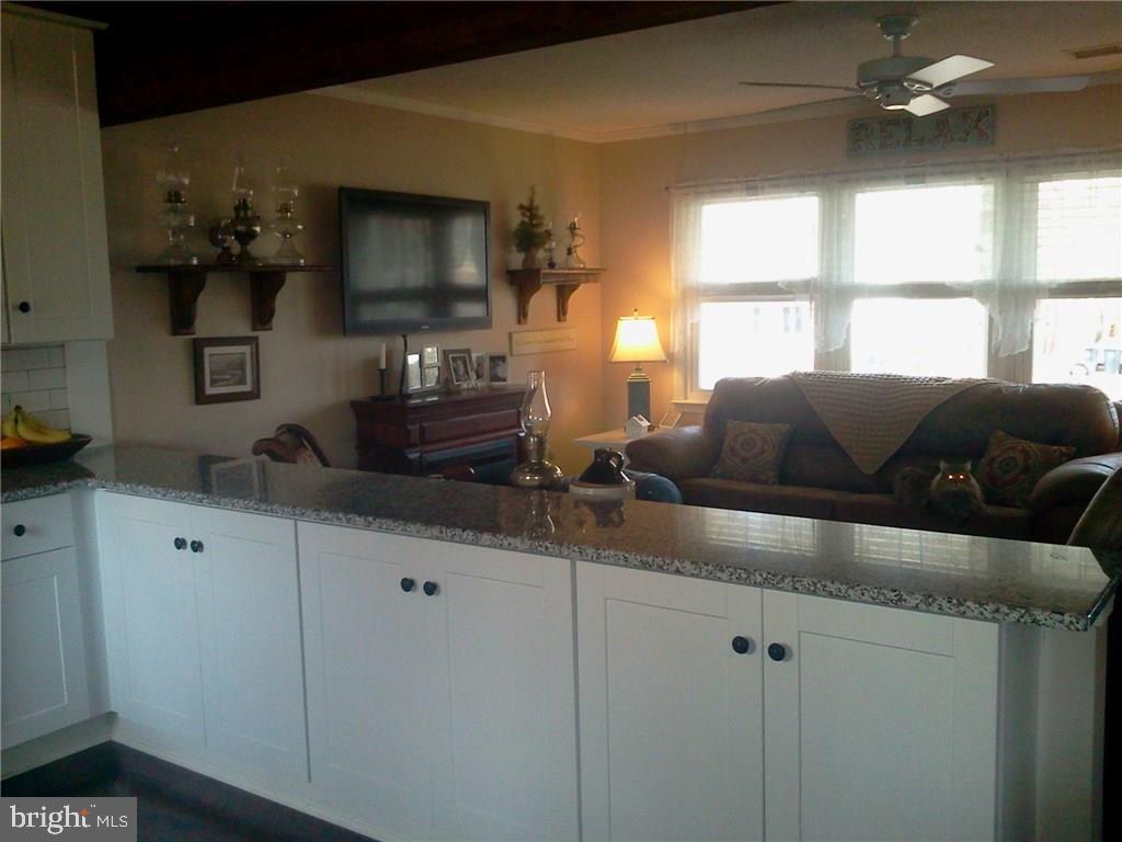 243 Topside Road Manahawkin, NJ 08050 - Photo 10 of 34