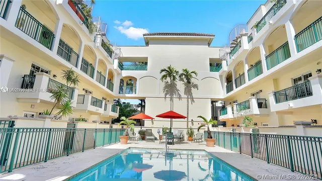 $900,000 | 300 Euclid Avenue, Unit 209, Miami Beach, FL 33139