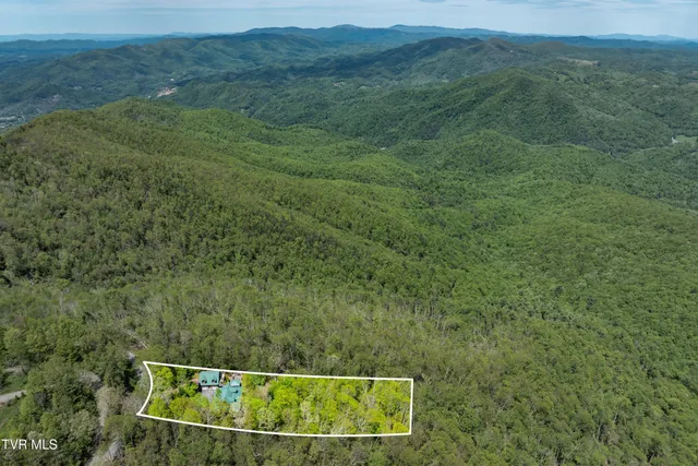 $1,179,000 | 1527 Stone Mountain Road, Trade, TN 37691