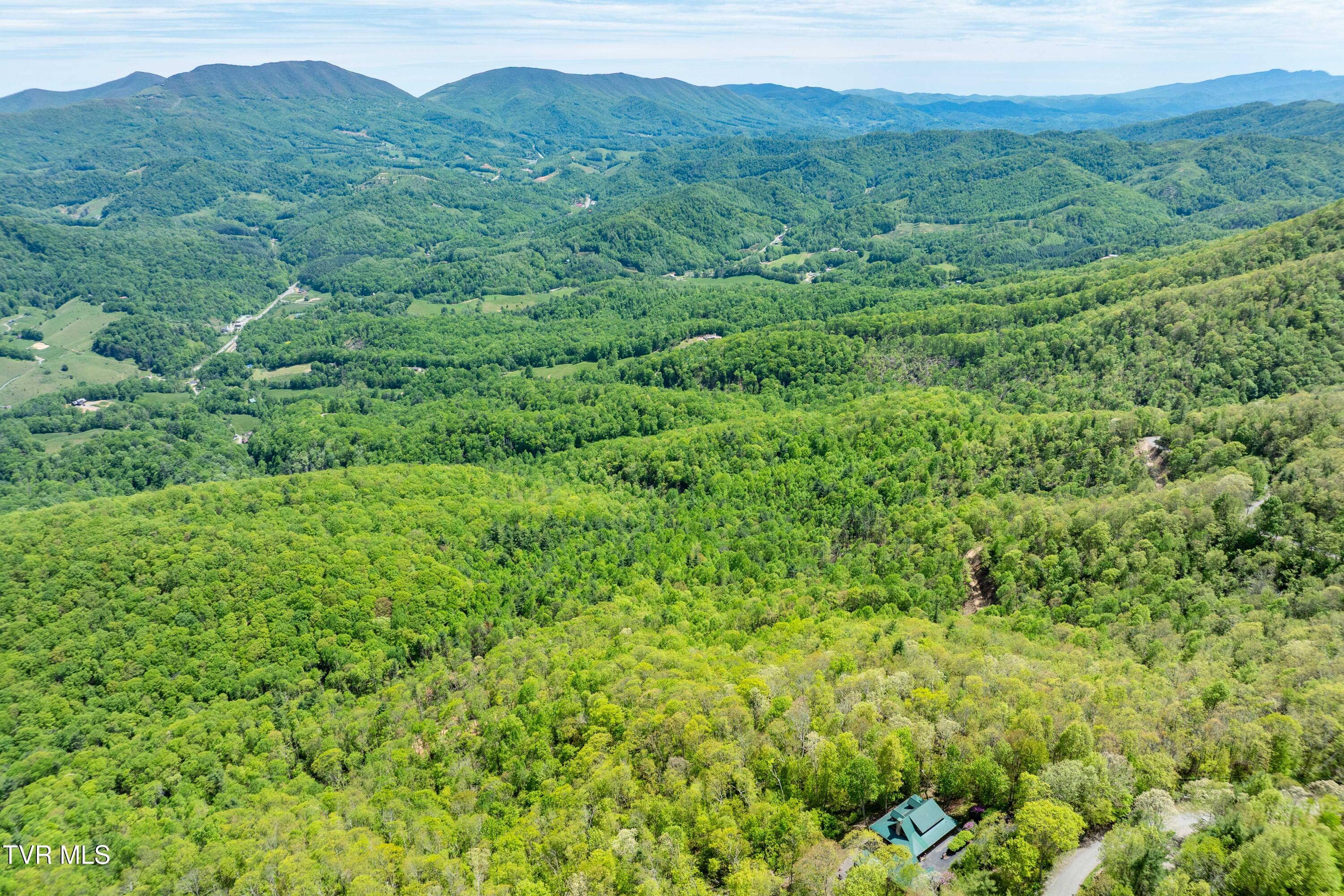 1527 Stone Mountain Road Trade, TN 37691 - Photo 113 of 129 1527 Stone Mountain Road (10 of 122)