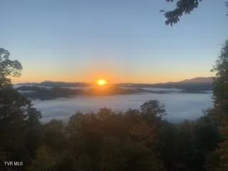 $1,179,000 | 1527 Stone Mountain Road, Trade, TN 37691