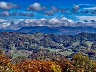 $1,179,000 | 1527 Stone Mountain Road, Trade, TN 37691