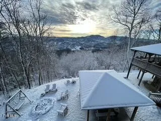 $1,179,000 | 1527 Stone Mountain Road, Trade, TN 37691