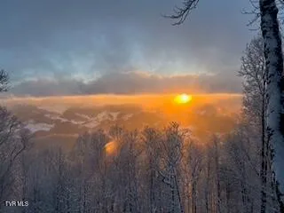 $1,179,000 | 1527 Stone Mountain Road, Trade, TN 37691