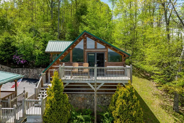 $1,179,000 | 1527 Stone Mountain Road, Trade, TN 37691