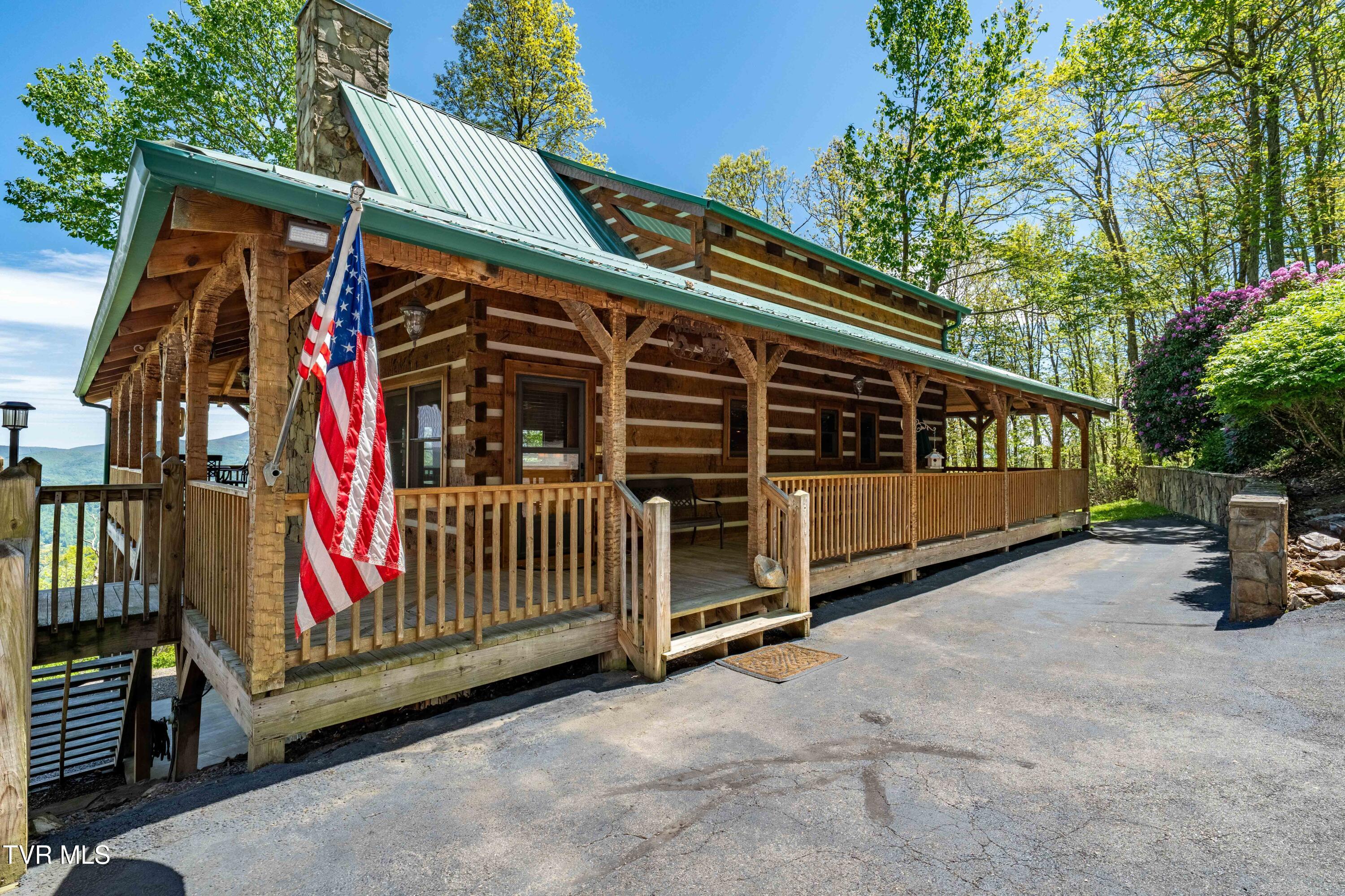 1527 Stone Mountain Road Trade, TN 37691 - Photo 20 of 129 1527 Stone Mountain Road (32 of 122)