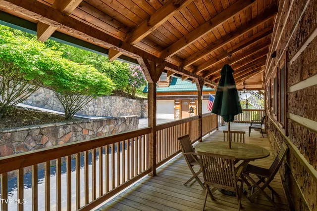 $1,179,000 | 1527 Stone Mountain Road, Trade, TN 37691