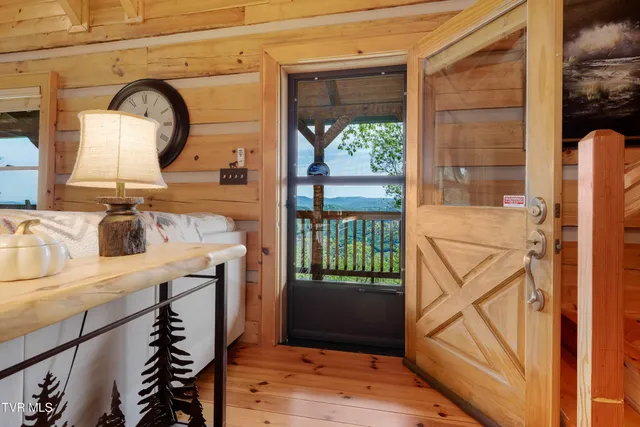 $1,179,000 | 1527 Stone Mountain Road, Trade, TN 37691