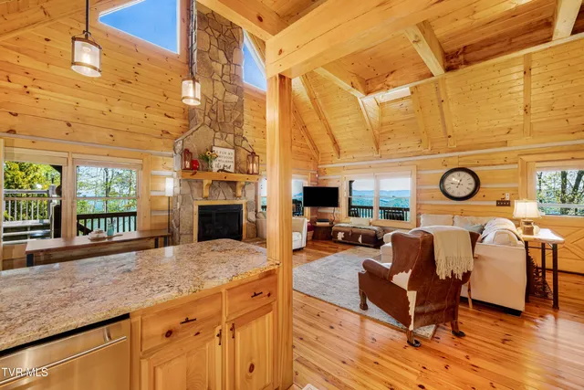 $1,179,000 | 1527 Stone Mountain Road, Trade, TN 37691