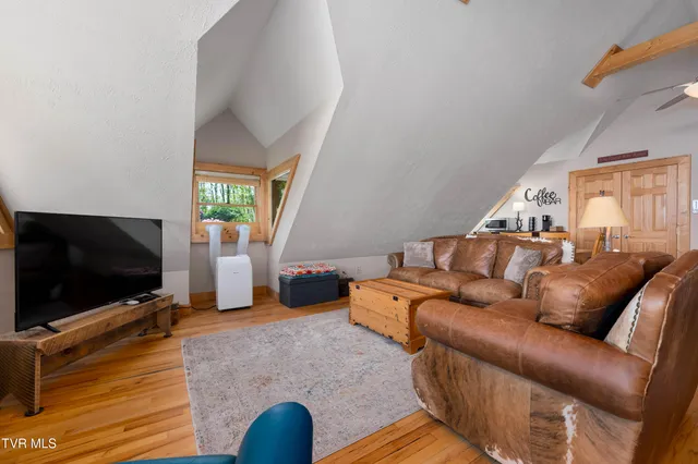 $1,179,000 | 1527 Stone Mountain Road, Trade, TN 37691