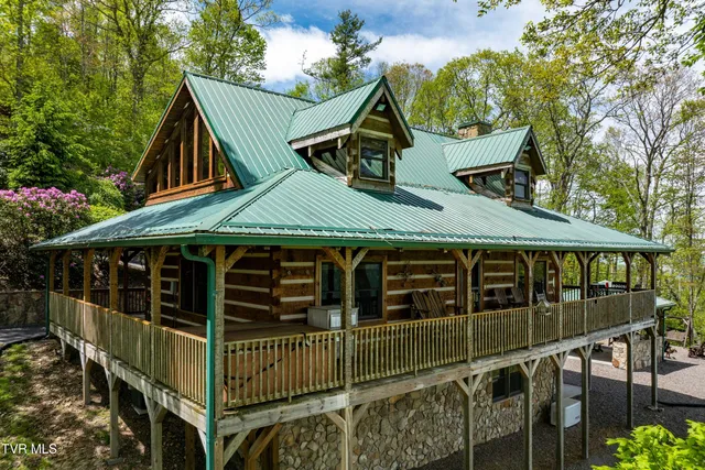 $1,179,000 | 1527 Stone Mountain Road, Trade, TN 37691