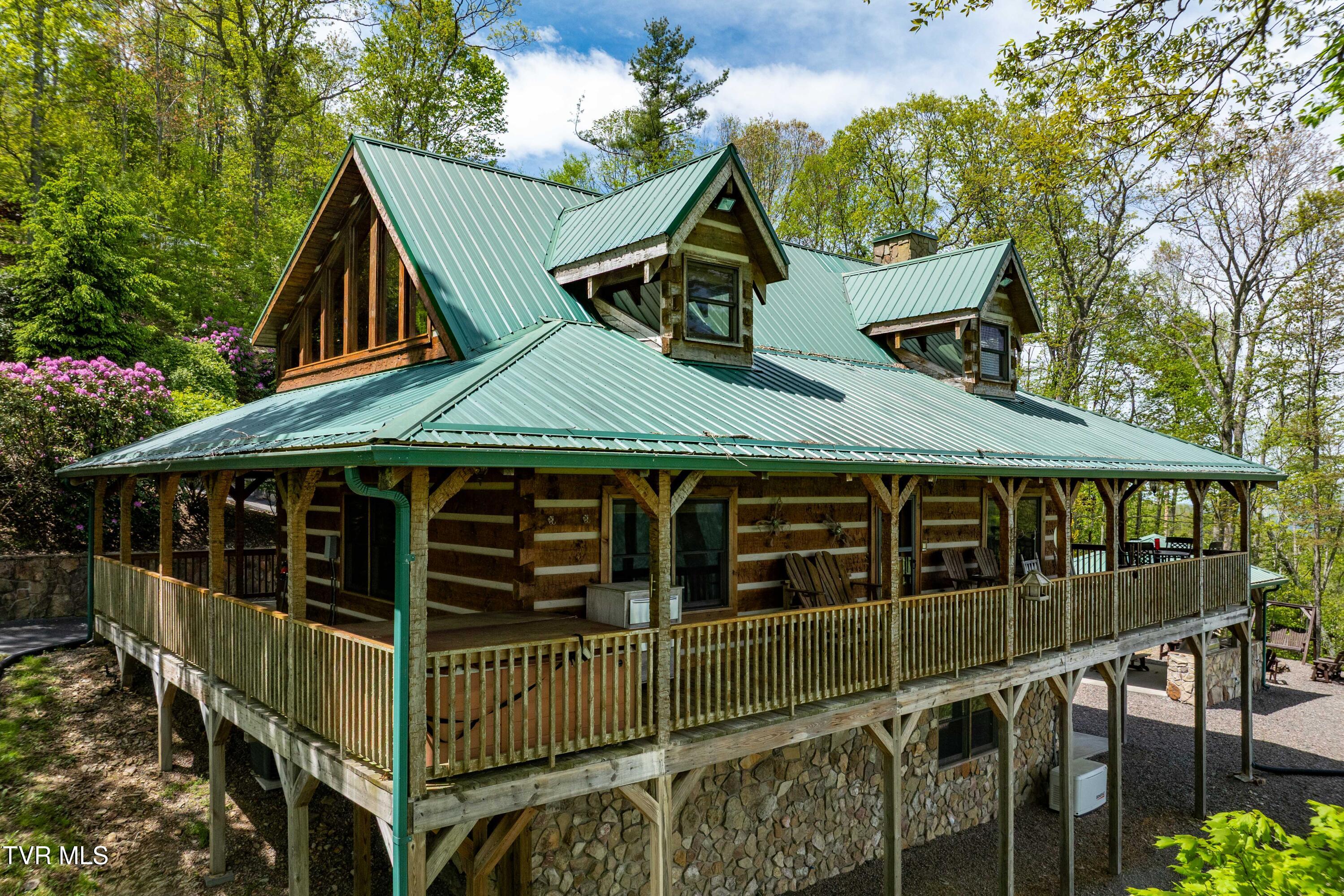 1527 Stone Mountain Road Trade, TN 37691 - Photo 10 of 129 1527 Stone Mountain Road (21 of 122)