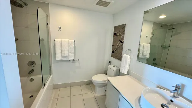 $585,000 | 2600 East Hallandale Beach Boulevard, Unit T3205, Hallandale Beach, FL 33009