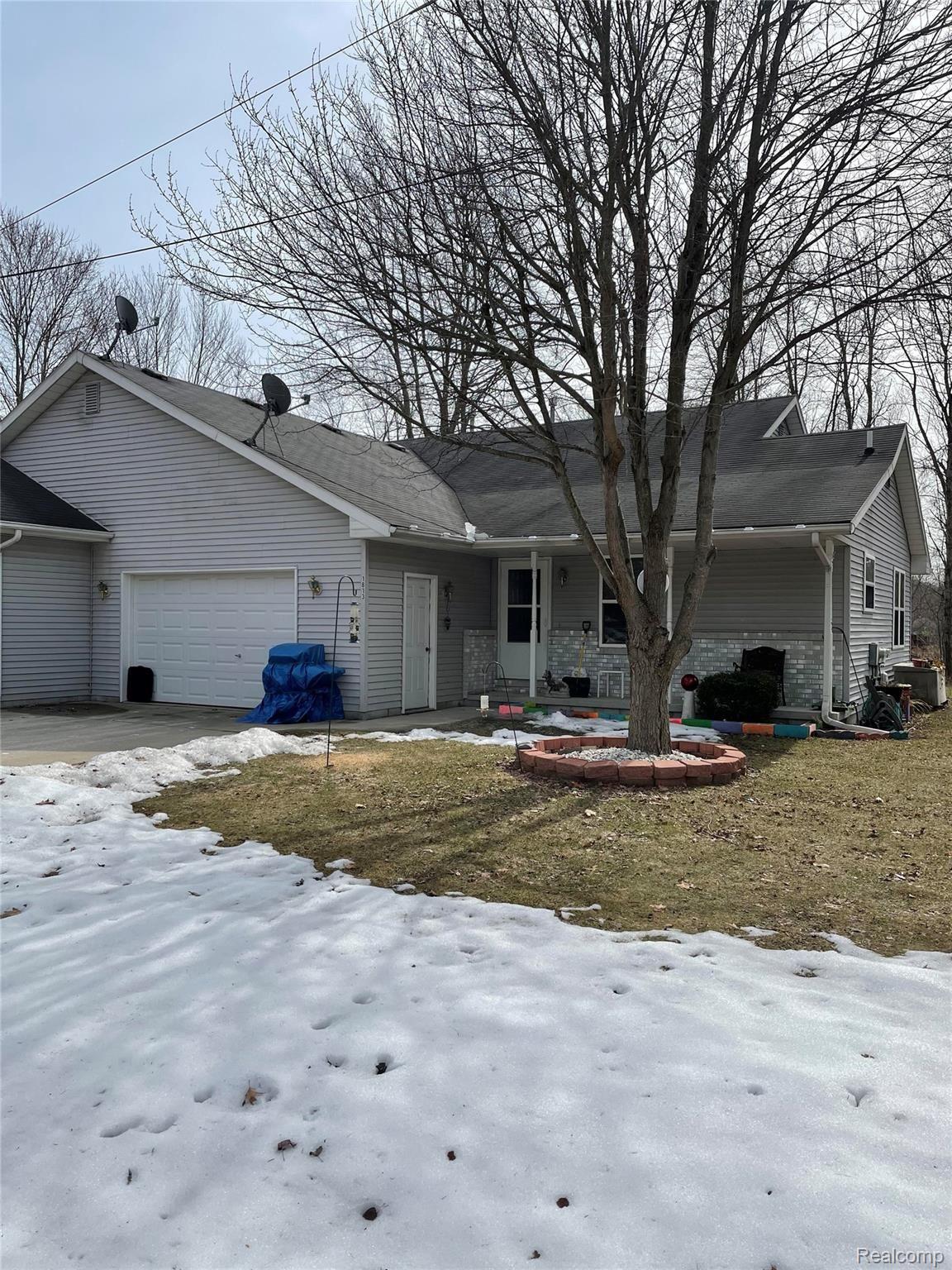 1809 Maple Road Smiths Creek, MI 48074 - Photo 1 of 1 Front pic.jpg