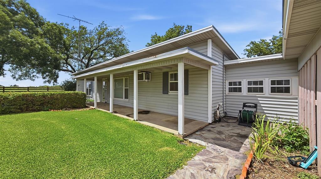 59 Noland Road Whitesboro, TX 76273 - Photo 3 of 26