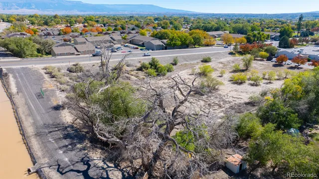 a view of a outdoor space with mountain view