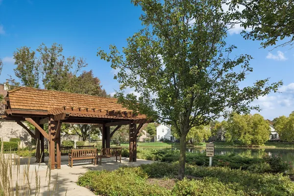 $575,000 | 1618 Astor Avenue, Oakbrook Terrace, IL 60181