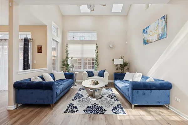 $575,000 | 1618 Astor Avenue, Oakbrook Terrace, IL 60181