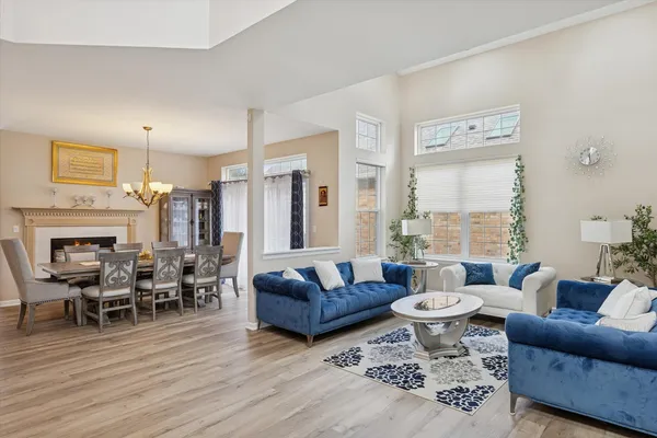 $575,000 | 1618 Astor Avenue, Oakbrook Terrace, IL 60181