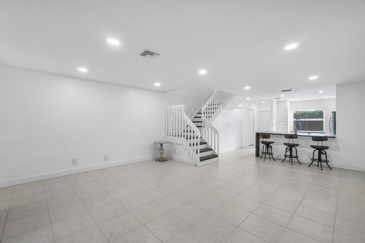 6435 Boca Circle Boca Raton, FL 33433 - Photo 9 of 14 015-6435BocaCircle-BocaRaton-FL-33433-SM