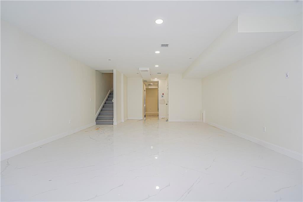 160 Bay 29th Street Brooklyn, NY 11214 - Photo 10 of 27 a view of an empty room