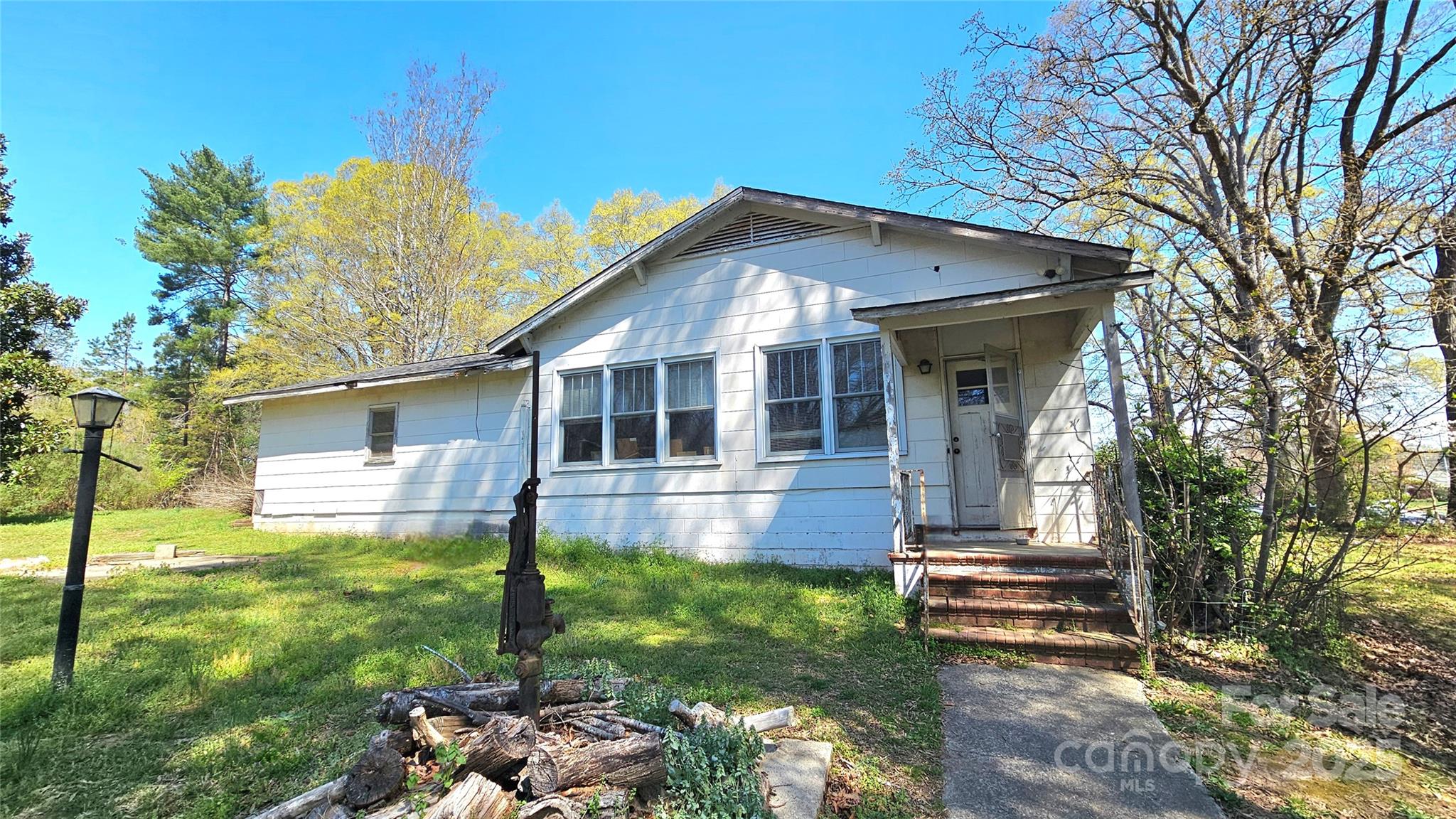 1116 Medlin Road Monroe, NC 28112 - Photo 2 of 21