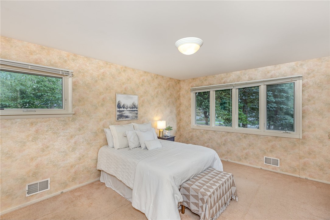 133 Imperial Circle Irondequoit, NY 14617 - Photo 15 of 38