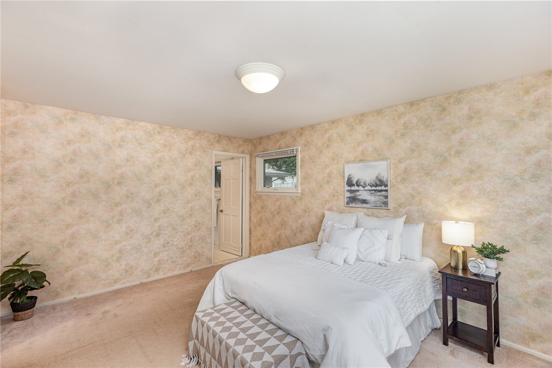 133 Imperial Circle Irondequoit, NY 14617 - Photo 17 of 38