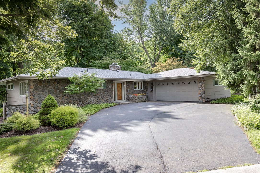 133 Imperial Circle Irondequoit, NY 14617 - Photo 2 of 38