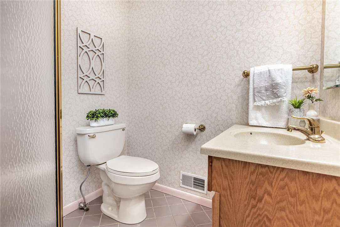 133 Imperial Circle Irondequoit, NY 14617 - Photo 23 of 38