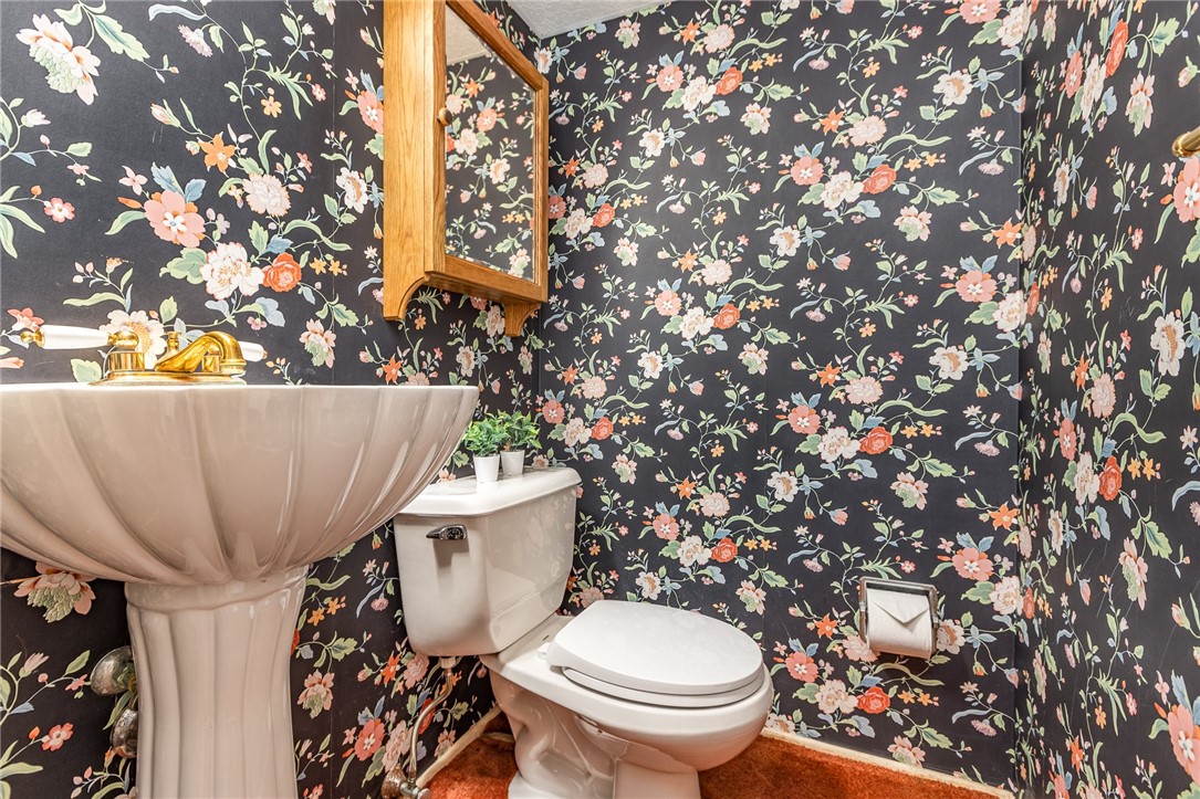 133 Imperial Circle Irondequoit, NY 14617 - Photo 29 of 38