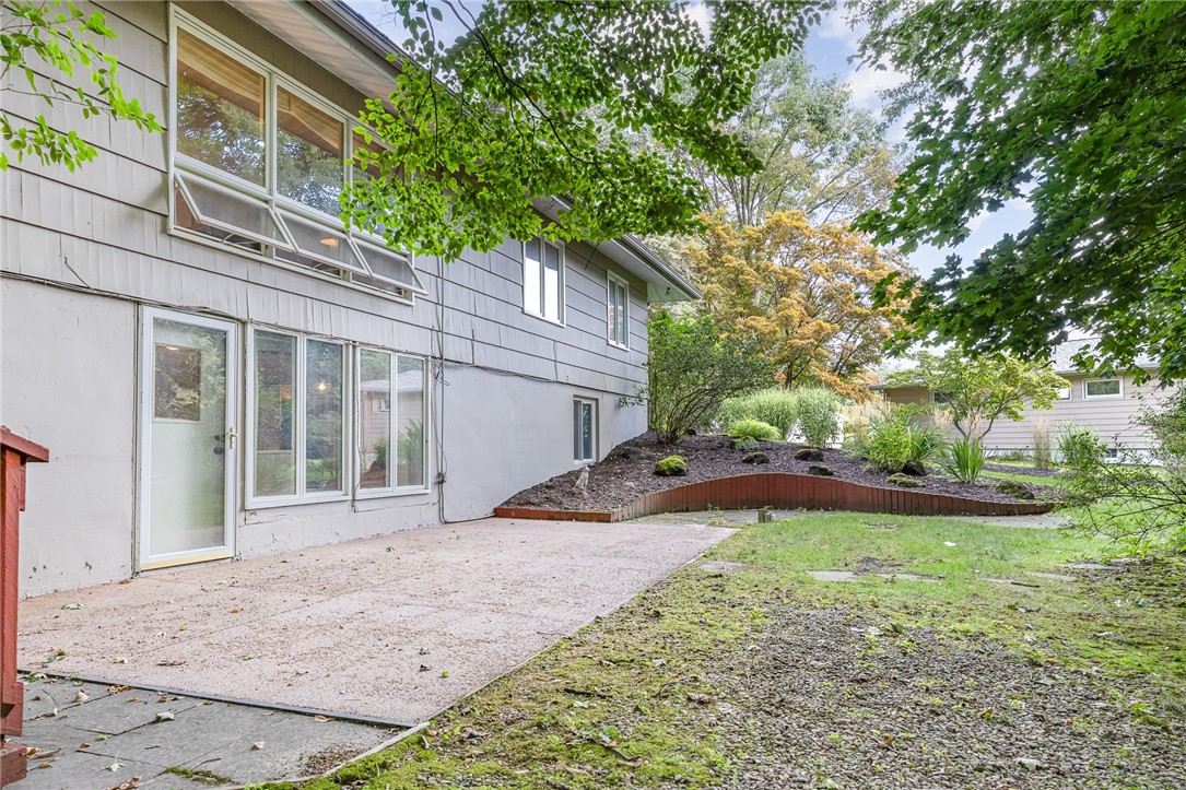 133 Imperial Circle Irondequoit, NY 14617 - Photo 37 of 38