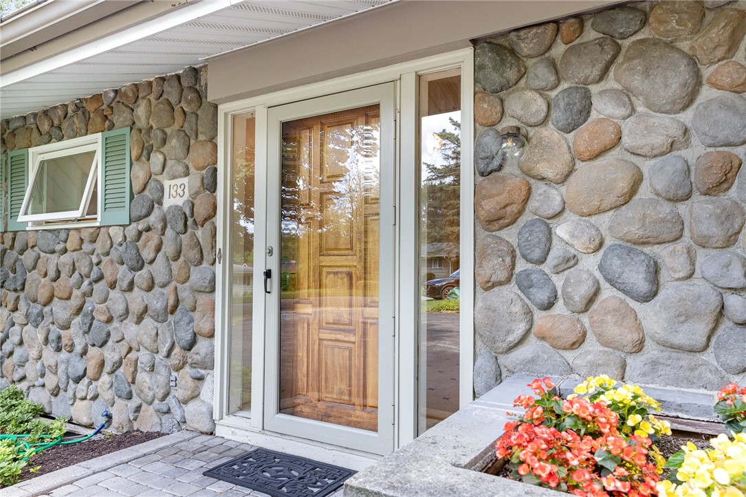 133 Imperial Circle Irondequoit, NY 14617 - Photo 6 of 38