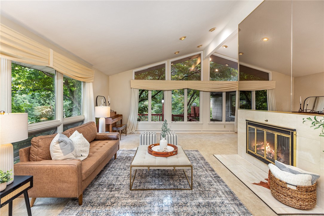 133 Imperial Circle Irondequoit, NY 14617 - Photo 10 of 38