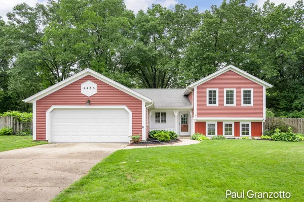$400,000 | 2483 Russit Drive Northeast, Grand Rapids, MI 49525