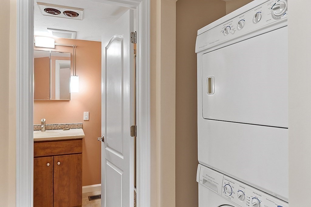 47 Deer Path, Unit 47 Hudson, MA 01749 - Photo 23 of 42 a view of bathroom