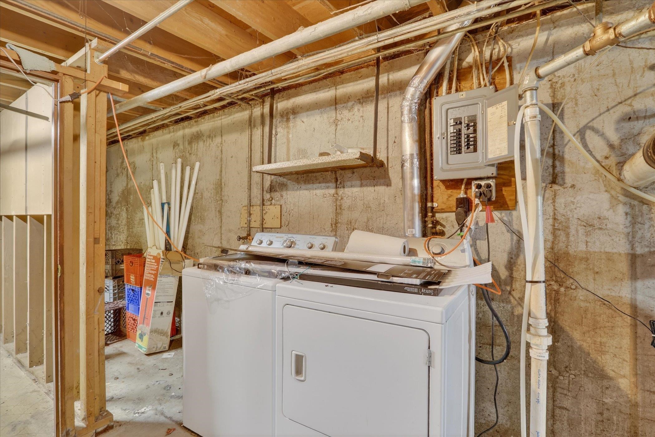 6962 Ralph Road Rockford, IL 61109 - Photo 26 of 35 a utility room with dryer and washer