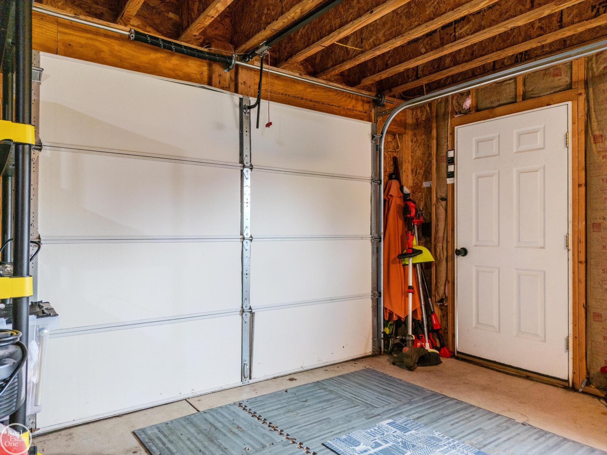 951 Hampton Road Grosse Pointe, MI 48236 - Photo 73 of 85 50147430-23e65927-b847-42e8-ae81-150e5eea13a4.JPG